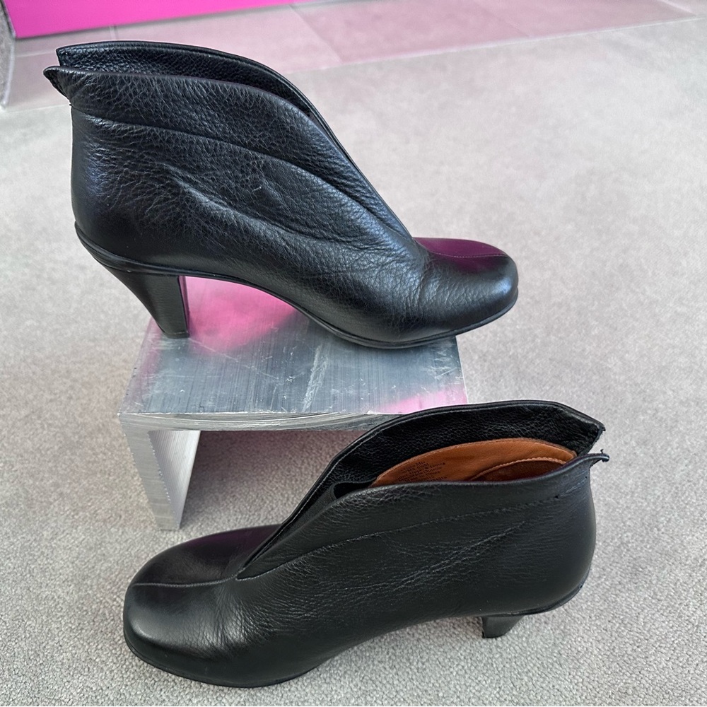 Gentle Souls Black Heeled Boots Leather Comfort